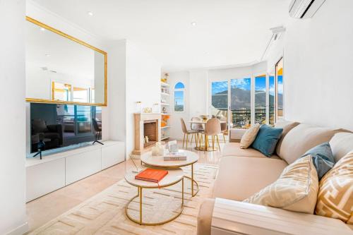 Nueva Andalucia Apartamento | Amazing apartment with sea view in Puerto Banus