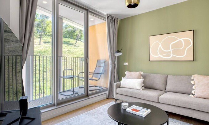 Moncloa - Arguelles Apartamento | Amazing Argüelles 2BR, near Royal Palace and Madrid Rio, by Blueground