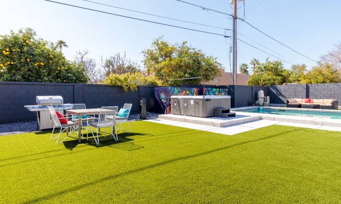 South Scottsdale Casa | Amazing backyard wpool~Walk to Old Town Scottsdale