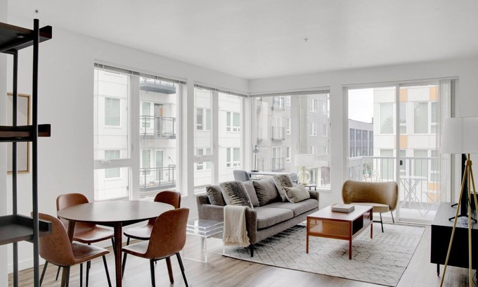 Wilburton Apartamento | Amazing Bellevue 2BR w/ Gym & W/D, near Spring District, by Blueground