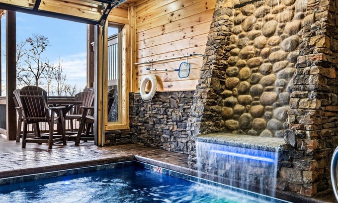 Bluff Mountain Cabina | Amazing BRAND NEW Pool Cabin, Incredible Views and Amenities