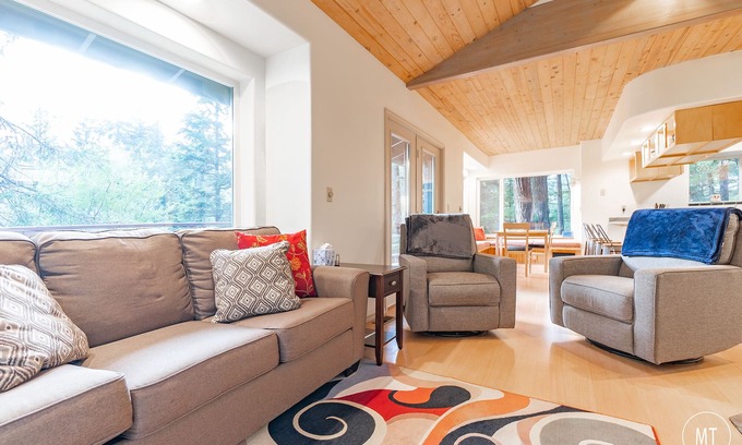 Alyeska Cabina | Amazing cabin close to lifts, brewery, dining, hiking and biking.
