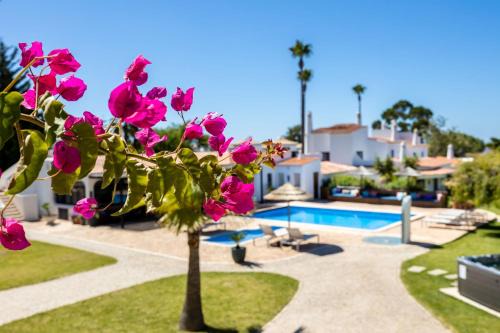 Mato Serrao Villa | Amazing Carvoeiro Villa Villa Carvoeiro Grande 16 Bedrooms Private Pool & Great For Large Groups Algarve