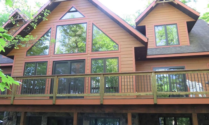 Hayward Cabina | Amazing Custom Built Northwoods Executive Lake Home- Ultimate Family Getaway