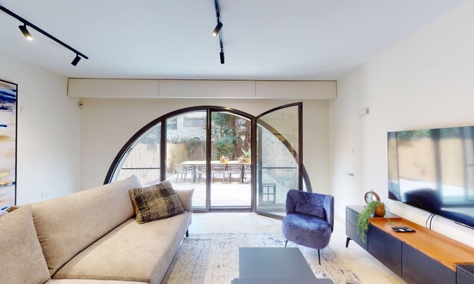 Mamilla Apartamento | Amazing Duplex 3 Bdrs & Garden ~David Village-MAMILLA