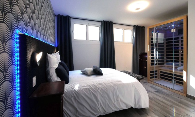 Orly Apartamento | Impresionante dúplex con sauna 1 dormitorio y 4 baños en el corazón de Orly, cerca de París