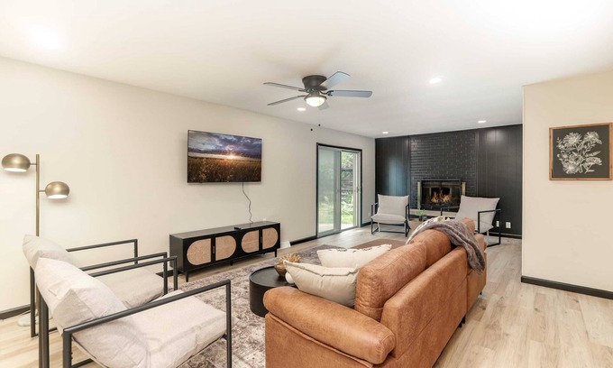 Wichita Casa | Amazing East Side 3BR 2BA Wifi SMRT TV