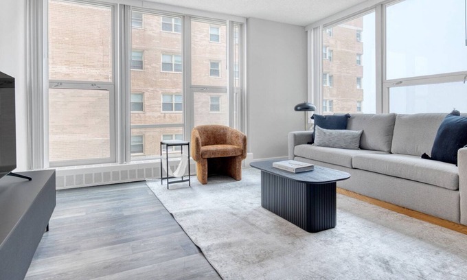 Edgewater Beach Apartamento | Amazing Edgewater 2BR w/ Gym, Deck & Lounge, 5 blocks to L, by Blueground