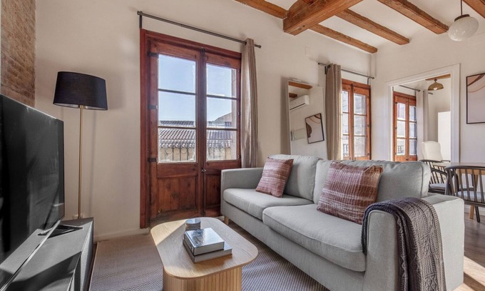 La Ribera Apartamento | Amazing El Born 1BR w/ Balcony & Private Terrace, by Blueground
