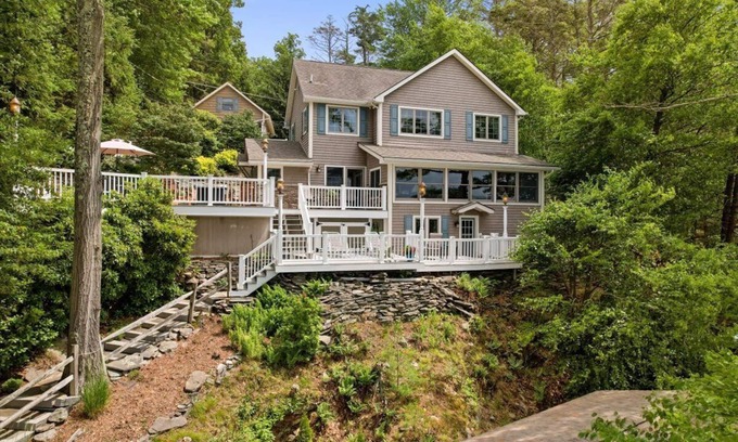 Tafton Casa | Lake Wallenpaupack Lakefront