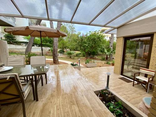 Vouliagmeni Casa | Amazing Garden House