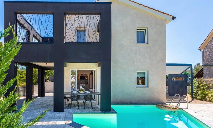 Sveti Ivan Dobrinjski Casa | Impresionante casa en Sveti Ivan.