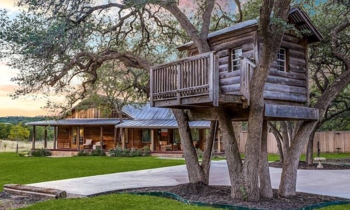 Leander Cabina | Amazing Hill Country Experience, Cabin on 14 Acres