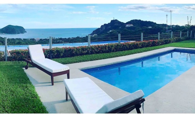 San Juan del Sur Villa | Impresionante Casa en lo Alto de la Playa – ¡Con vistas al mar y a las montañas!