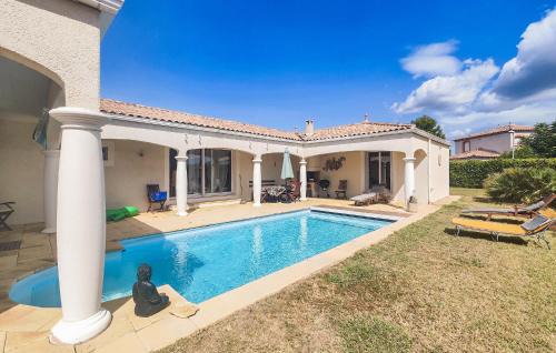 Creissan Casa | Amazing Home In Creissan