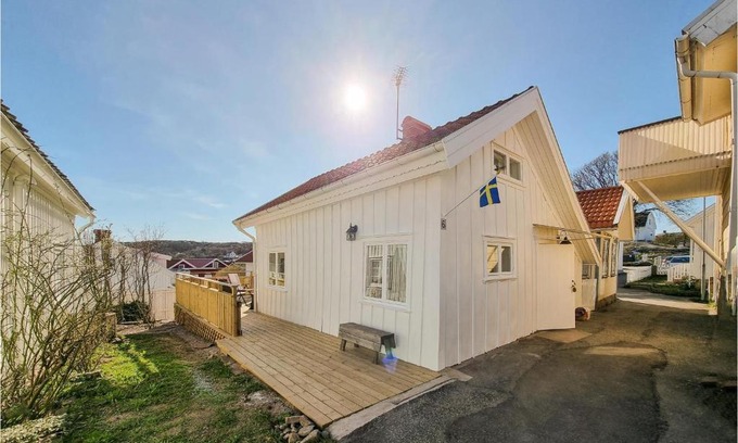 Kungshamn Casa | Amazing Home In Hovenäset With Kitchen