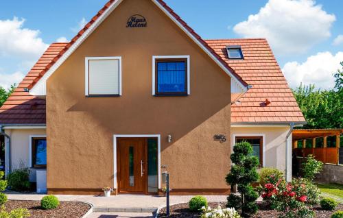 Wohlenberg Casa | Amazing Home In Klütz With Kitchen