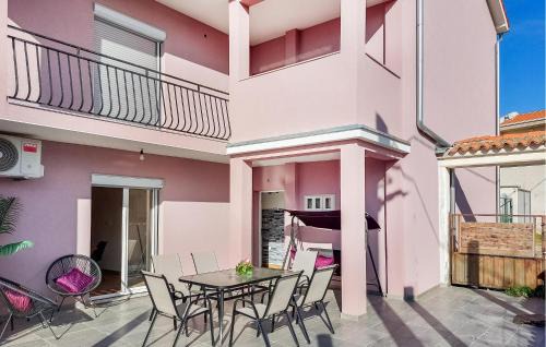 Salakovci Casa | Amazing Home In Labin With Kitchen