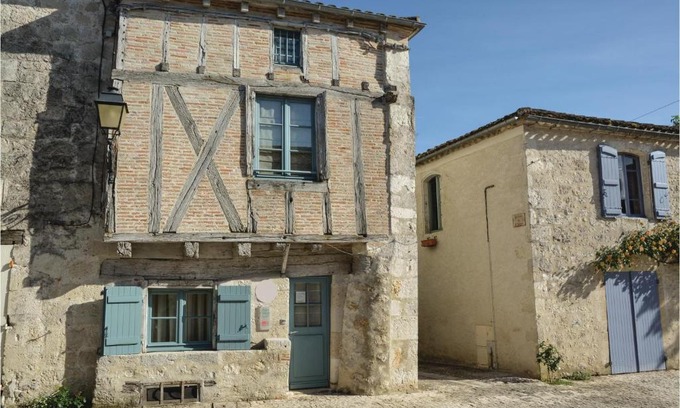 Monjoi Casa | Amazing home in Montjoi with 2 Bedrooms and WiFi