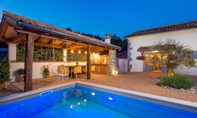Matulji Casa | Increíble casa en Mucici con cocina.