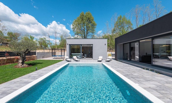 Zupanici Casa | Increíble casa en Nedescina con sauna