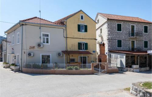 Opuzen Casa | Amazing Home In Opuzen With Kitchen