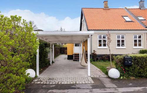 Ronne Casa | Amazing Home In Rønne With Wifi