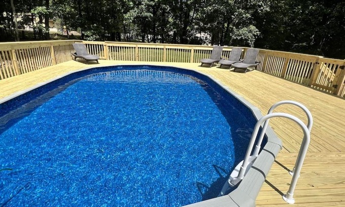 East Stroudsburg Casa | AMAZING Home with PRIVATE POOL, GAME ROOM & FIRE PIT!