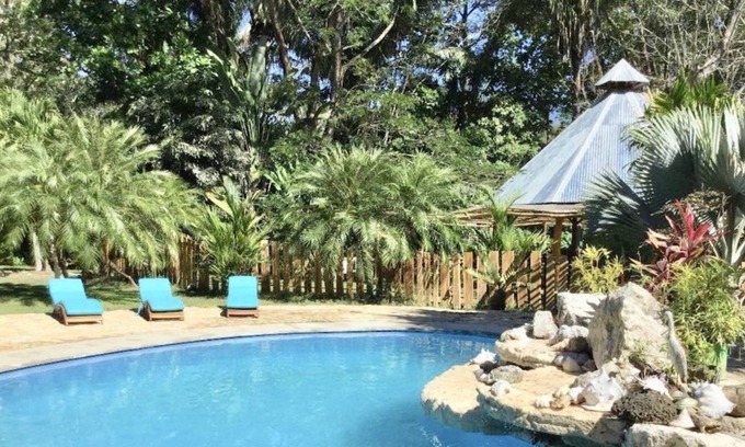 Buenos Aires Casa | Increíble casa de la selva cerca de la playa con piscina