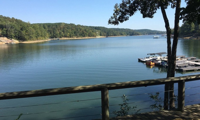 Logan Casa | Amazing LAKEFRONT 4 bedroom at Silverock Cove on Smith Lake