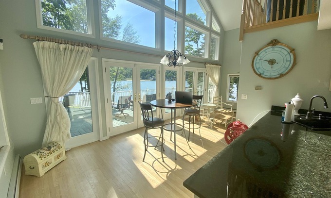 Middlefield Casa | Amazing Lakefront Property
