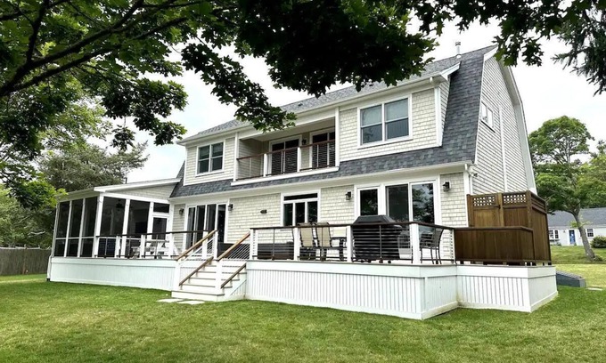 Centerville Casa | Amazing Lakefront Retreat w/ Private Beach, Dock