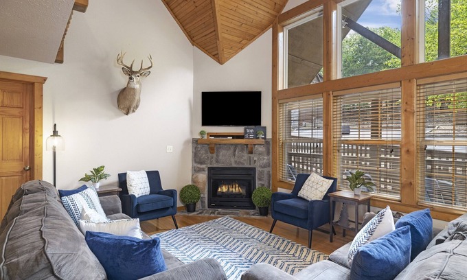 Reeds Spring Cabina | Amazing! Lakefront Cabin | Resort Amenities | Golf