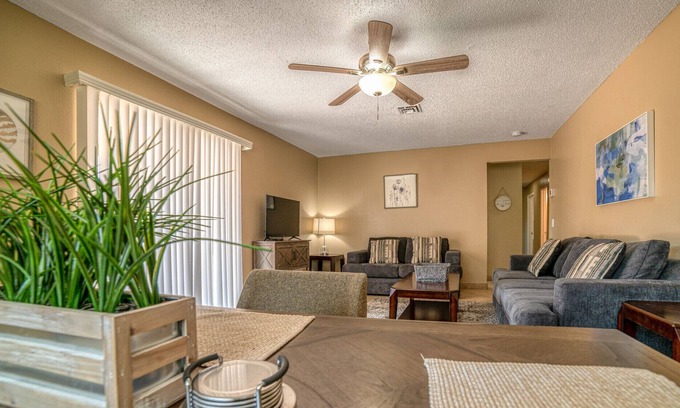 Rancho Oakey Casa | AMAZING location! clean, comfortable 4 BR 2 BA home. SLEEPS 10
