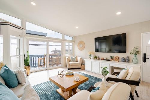 El Porto Casa | Amazing location, Unique Oceanfront Beach House!
