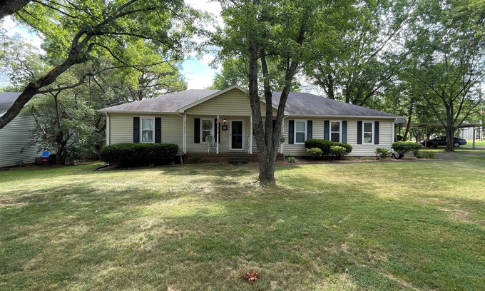 Murfreesboro Casa | Amazing Location with Amazing Conveniences! Close to 840 and I-24