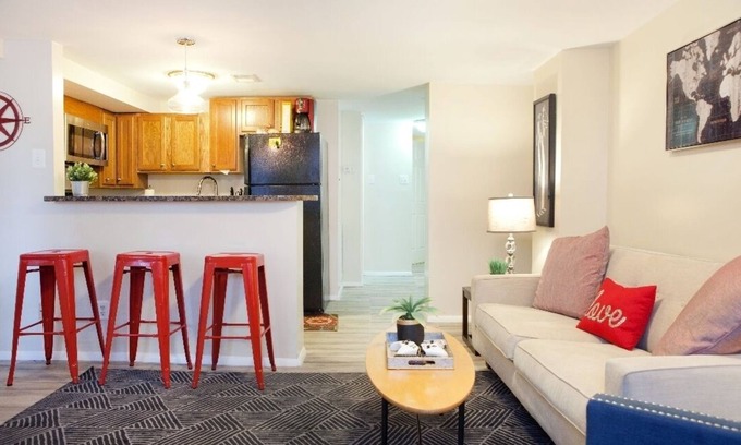Shaw Casa | Increíble Logan Circle 2 Bdrm Bsmt Apt / Centro de convenciones.