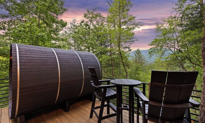 Hidden Lake Cabina | Amazing Luxe Treehouse! New Sauna! Kid's utopia! Paradise!
