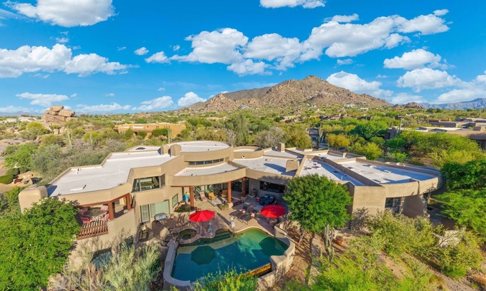 Pinnacle Peak Casa | ** AHORRE casi 50% / nt !! ¡Solo $ 500 / nt! Duerme hasta 10. Viajes solo agosto y septiembre **