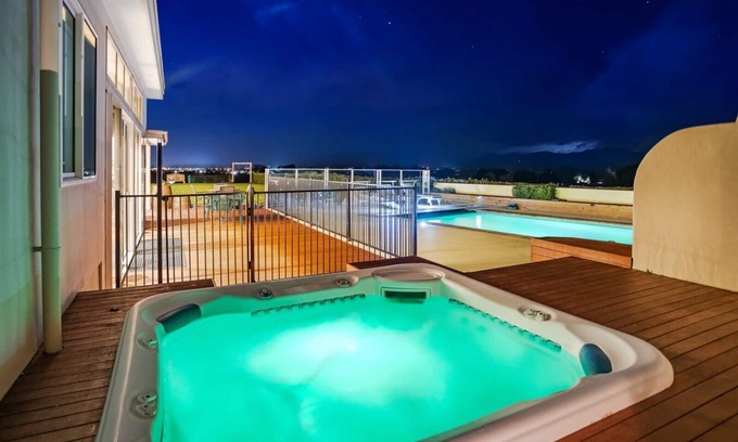 Blenheim Villa | Amazing Mountainview Luxury Villa and Glamping