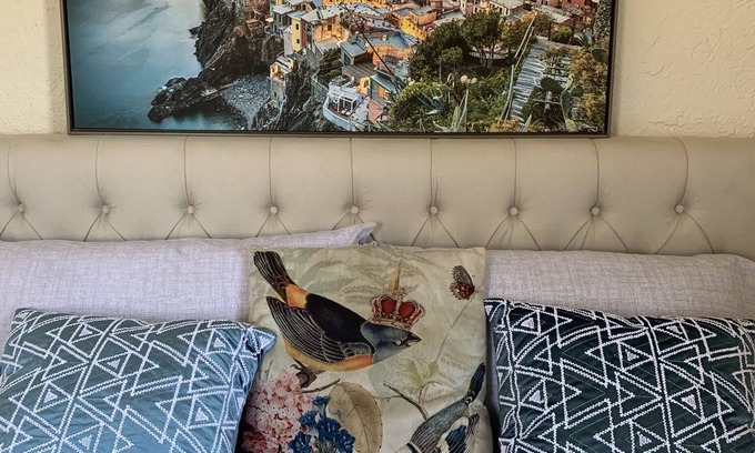 Ventura Casa | Amazing Native Ventura Beach Home 4 adults 3 kids