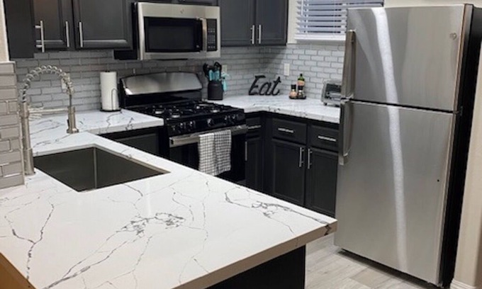 Rhodes Ranch Condominio | AMAZING newly renovated condo near LV strip!