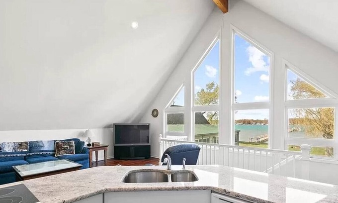 Anchorville Casa | Amazing North Channel Waterfront Carriage House