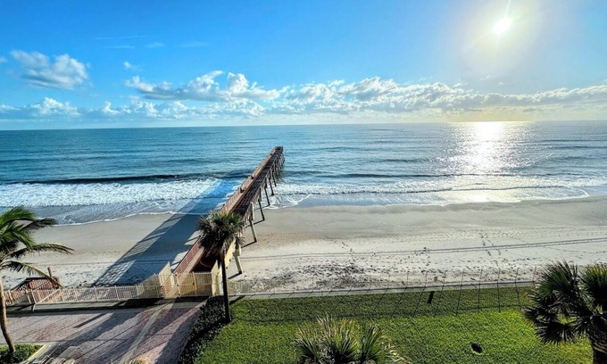 Central Beach Condominio | AMAZING OCEAN FRONT - TOP FLOOR PENTHOUSE- PLUS PIER - 3BDRM/4BATH - 3,600 SF