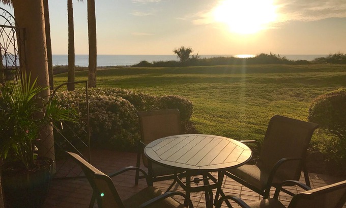 Fernandina Beach Condominio | INCREÍBLE ISLA DE AMELIA FRENTE AL MAR * UBICACIÓN POPULAR *