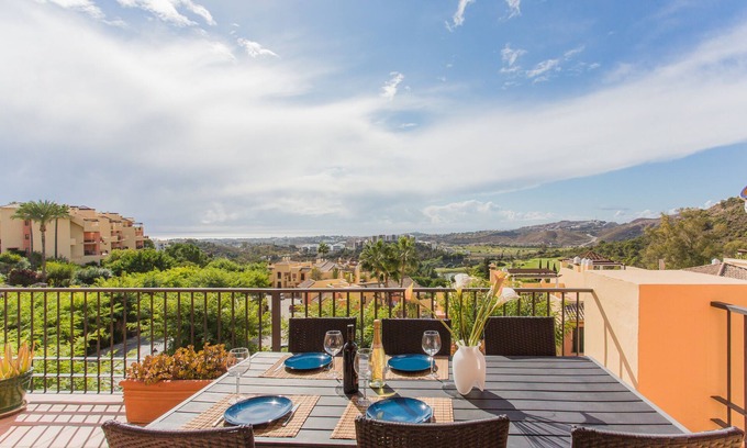 Benahavis Apartamento | Amazing panorama views - Golf at your doorstep
