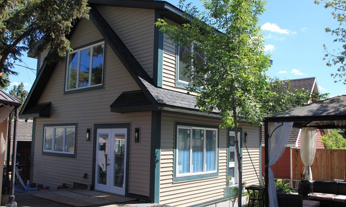 High River Casa | Amazing Peace Chalet Oasis - Rockies Doorway / Easy 20 min commute Calgary South