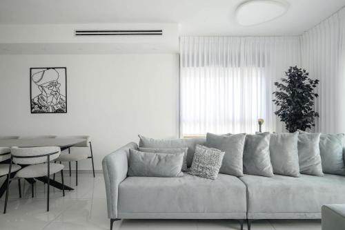 Haifa Apartamento | Amazing penthouse in the heart of Horev center BY MadrigalRentals