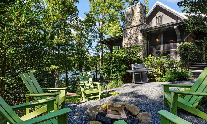 Gainesville Casa | Amazing Privacy at Waters Edge. Upscale for Executive & Family Getaway