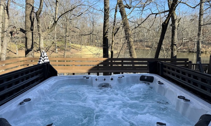 Raleigh Casa | Amazing Private Gated 7-bedroom house in Memphis Hot tub Heated pool Man cave